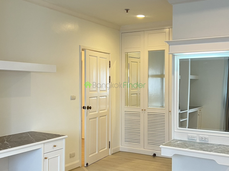 Sukhumvit 23, Bangkok, Thailand, 4 Bedrooms Bedrooms, 0 ,5 BathroomsBathrooms,Apartment,For Rent,GP Grande Tower,7773