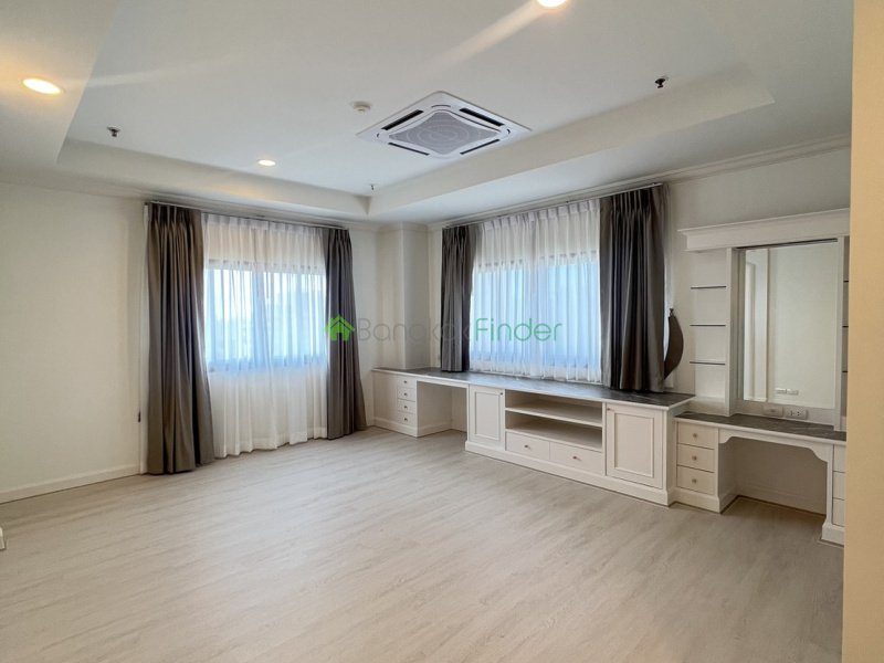 Sukhumvit 23, Bangkok, Thailand, 4 Bedrooms Bedrooms, 0 ,5 BathroomsBathrooms,Apartment,For Rent,GP Grande Tower,7773