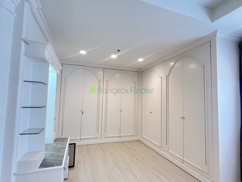 Sukhumvit 23, Bangkok, Thailand, 4 Bedrooms Bedrooms, 0 ,5 BathroomsBathrooms,Apartment,For Rent,GP Grande Tower,7773
