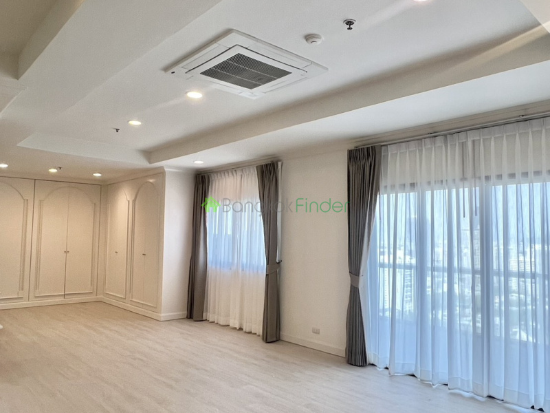 Sukhumvit 23, Bangkok, Thailand, 4 Bedrooms Bedrooms, 0 ,5 BathroomsBathrooms,Apartment,For Rent,GP Grande Tower,7773