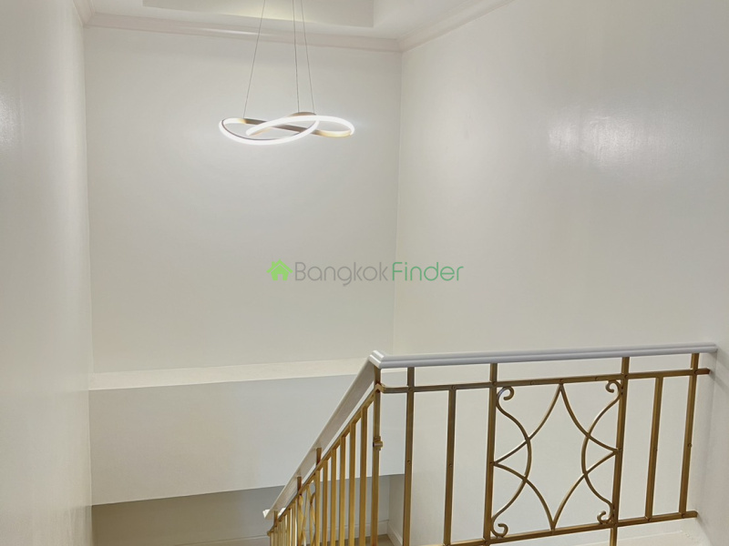Sukhumvit 23, Bangkok, Thailand, 4 Bedrooms Bedrooms, 0 ,5 BathroomsBathrooms,Apartment,For Rent,GP Grande Tower,7773