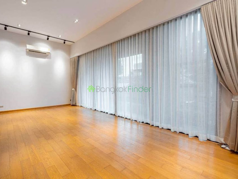 Sukhumvit 71, Bangkok, Thailand, 4 Bedrooms Bedrooms, 0 ,5 BathroomsBathrooms,House,For Sale,7783