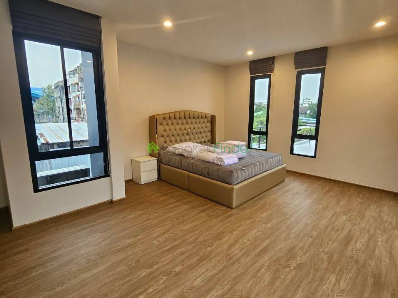 Bangchak, Bangkok, Thailand, 5 Bedrooms Bedrooms, 0 ,7 BathroomsBathrooms,House,For Rent,7784