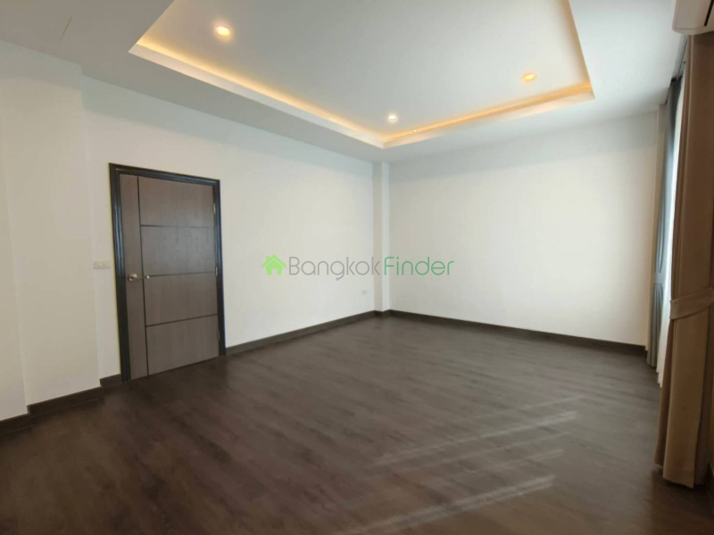 Sukhumvit 65, Bangkok, Thailand, 4 Bedrooms Bedrooms, 0 ,6 BathroomsBathrooms,House,For Rent,7824