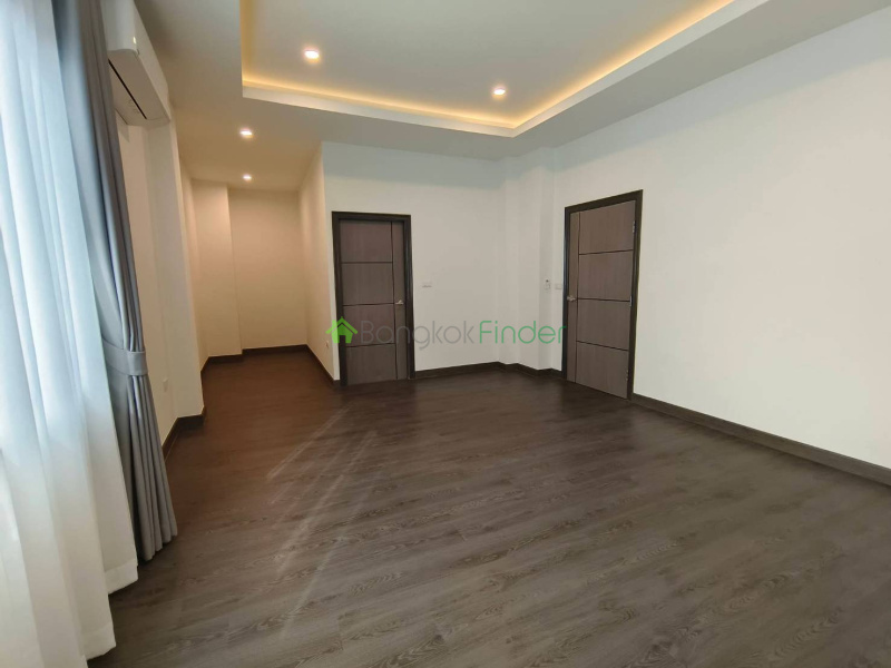 Sukhumvit 65, Bangkok, Thailand, 4 Bedrooms Bedrooms, 0 ,6 BathroomsBathrooms,House,For Rent,7824