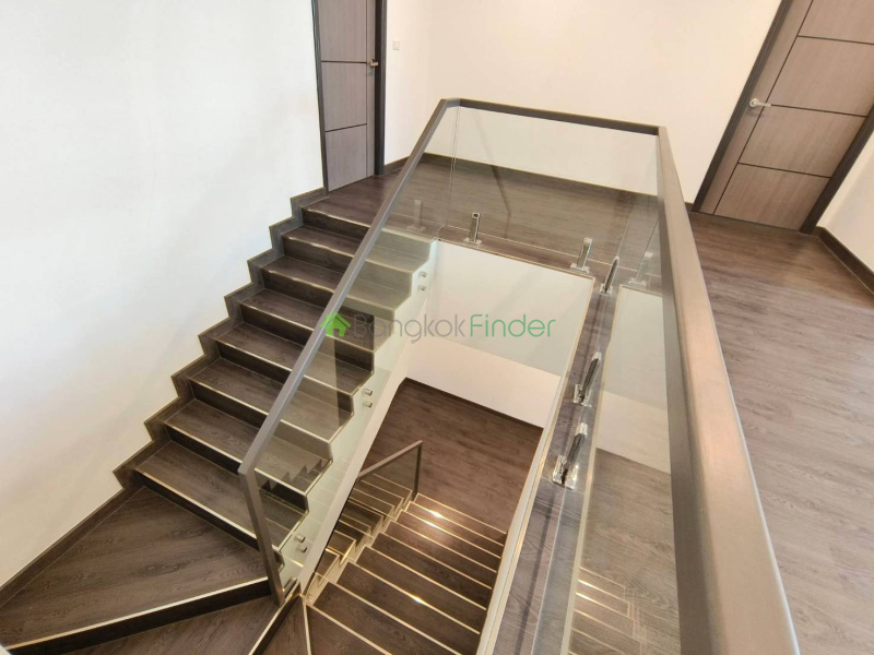 Sukhumvit 65, Bangkok, Thailand, 4 Bedrooms Bedrooms, 0 ,6 BathroomsBathrooms,House,For Rent,7824