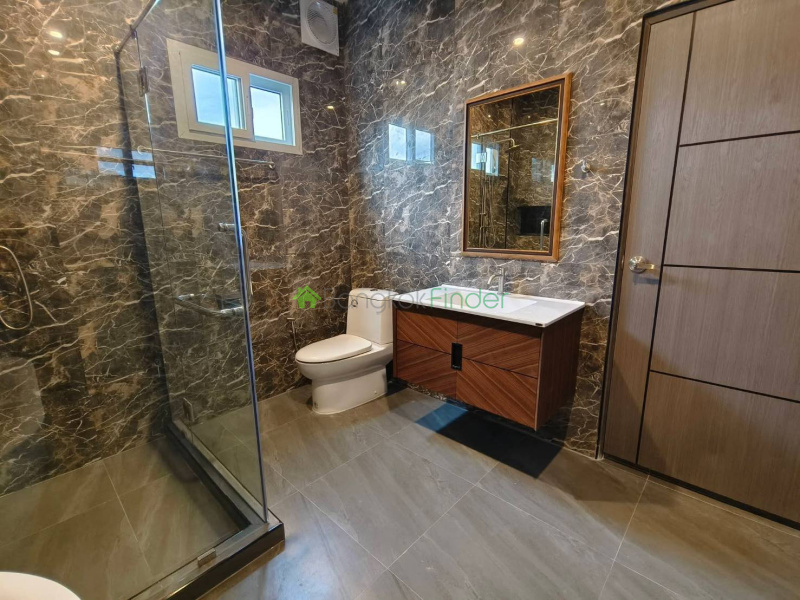 Sukhumvit 65, Bangkok, Thailand, 4 Bedrooms Bedrooms, 0 ,6 BathroomsBathrooms,House,For Rent,7824