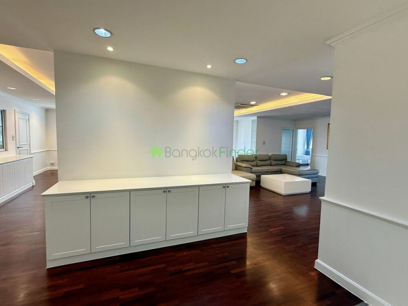 Phormphong, Bangkok, Thailand, 3 Bedrooms Bedrooms, 0 ,3 BathroomsBathrooms,Condo,For Rent,DS Tower1,7825