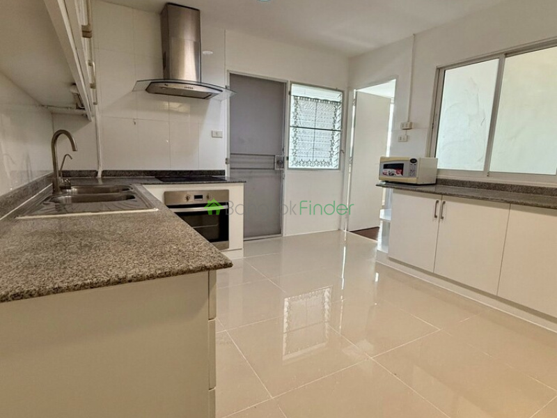 Phormphong, Bangkok, Thailand, 3 Bedrooms Bedrooms, 0 ,3 BathroomsBathrooms,Condo,For Rent,DS Tower1,7825