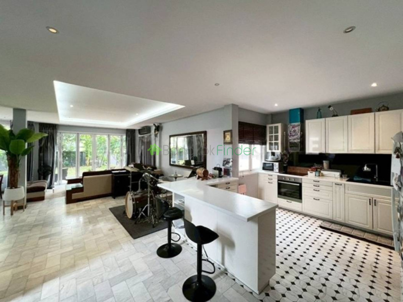Sukhumvit-On Nut, Bangkok, Thailand, 5 Bedrooms Bedrooms, 0 ,3 BathroomsBathrooms,House,For Rent,7834