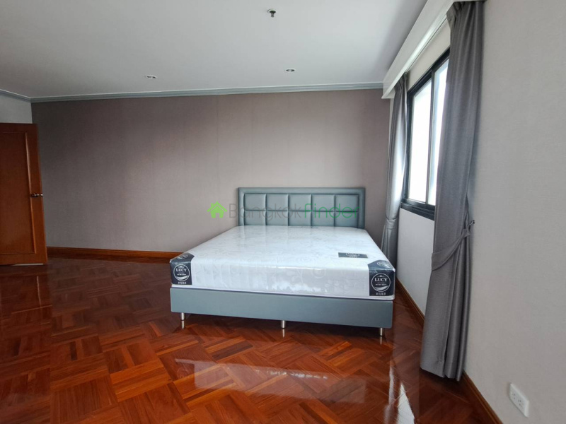 Sukhumvit 63, Bangkok, Thailand, 4 Bedrooms Bedrooms, 0 ,4 BathroomsBathrooms,Apartment,For Rent,Royal Kensington Mansion,7838