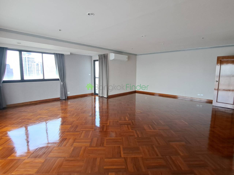 Sukhumvit 63, Bangkok, Thailand, 4 Bedrooms Bedrooms, 0 ,4 BathroomsBathrooms,Apartment,For Rent,Royal Kensington Mansion,7838