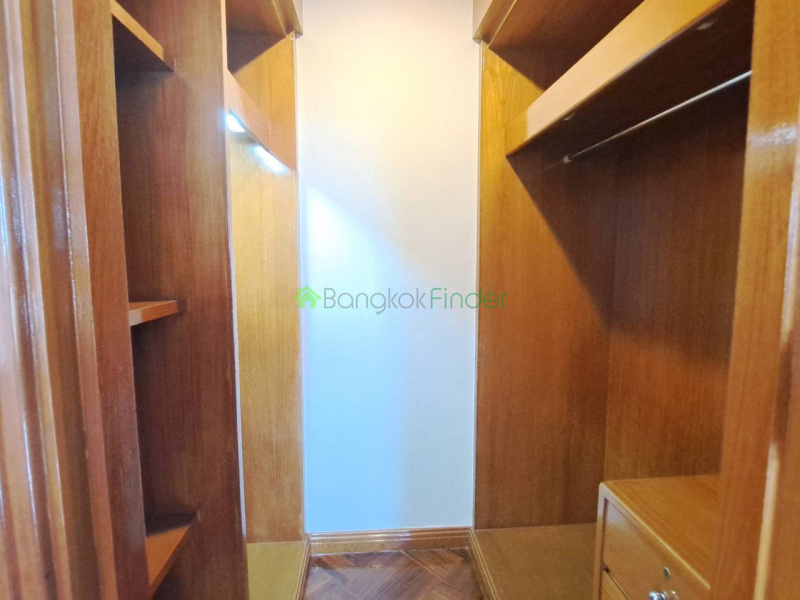 Sukhumvit 63, Bangkok, Thailand, 4 Bedrooms Bedrooms, 0 ,4 BathroomsBathrooms,Apartment,For Rent,Royal Kensington Mansion,7838