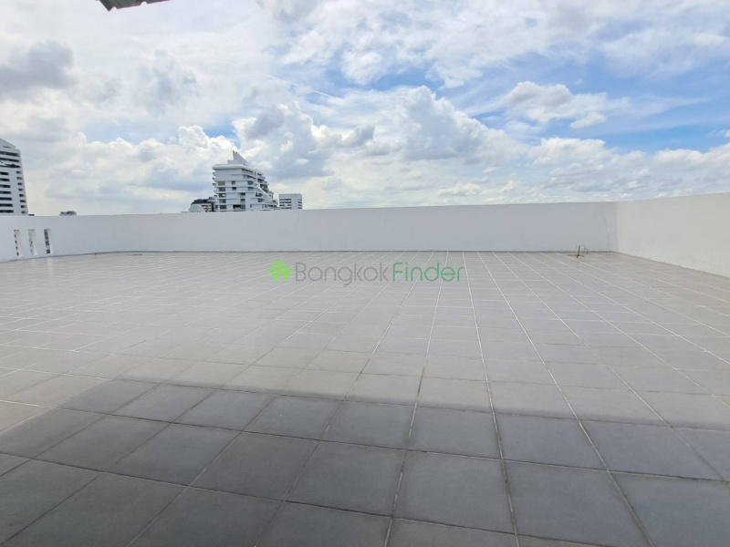 Sukhumvit 63, Bangkok, Thailand, 4 Bedrooms Bedrooms, 0 ,4 BathroomsBathrooms,Apartment,For Rent,Royal Kensington Mansion,7838