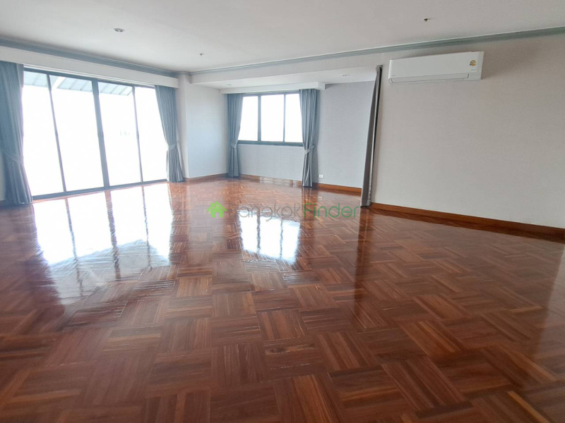 Sukhumvit 63, Bangkok, Thailand, 4 Bedrooms Bedrooms, 0 ,4 BathroomsBathrooms,Apartment,For Rent,Royal Kensington Mansion,7838