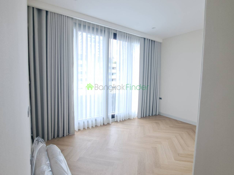 Phormphong, Bangkok, Thailand, 4 Bedrooms Bedrooms, 0 ,4 BathroomsBathrooms,Apartment,For Rent,Raveevan Suites,7839