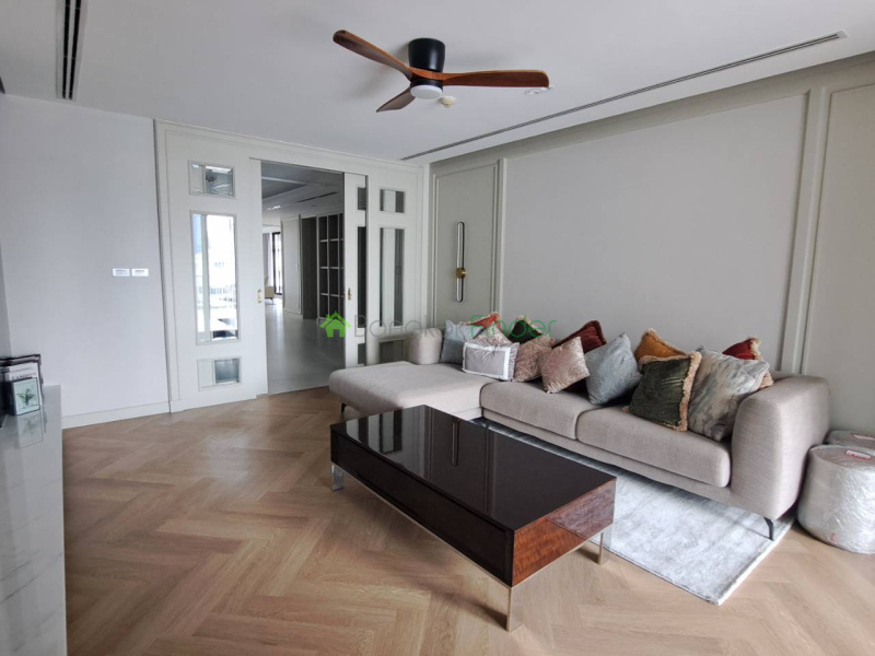 Phormphong, Bangkok, Thailand, 4 Bedrooms Bedrooms, 0 ,4 BathroomsBathrooms,Apartment,For Rent,Raveevan Suites,7839