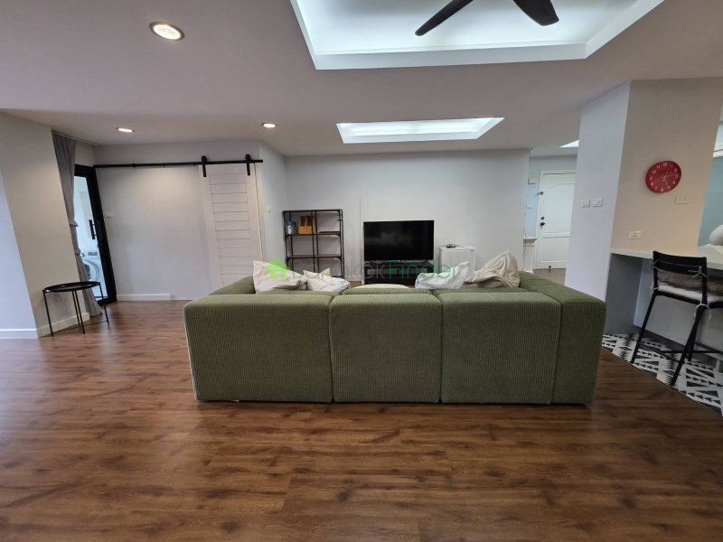 EKkamai, Bangkok, Thailand, 2 Bedrooms Bedrooms, 0 ,2 BathroomsBathrooms,Condo,For Rent,Beverly Hills Mansion,7851