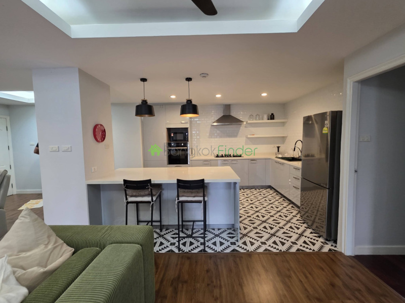 EKkamai, Bangkok, Thailand, 2 Bedrooms Bedrooms, 0 ,2 BathroomsBathrooms,Condo,For Rent,Beverly Hills Mansion,7851