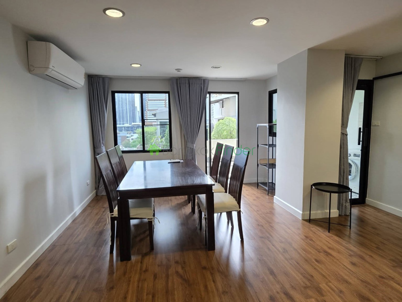 EKkamai, Bangkok, Thailand, 2 Bedrooms Bedrooms, 0 ,2 BathroomsBathrooms,Condo,For Rent,Beverly Hills Mansion,7851