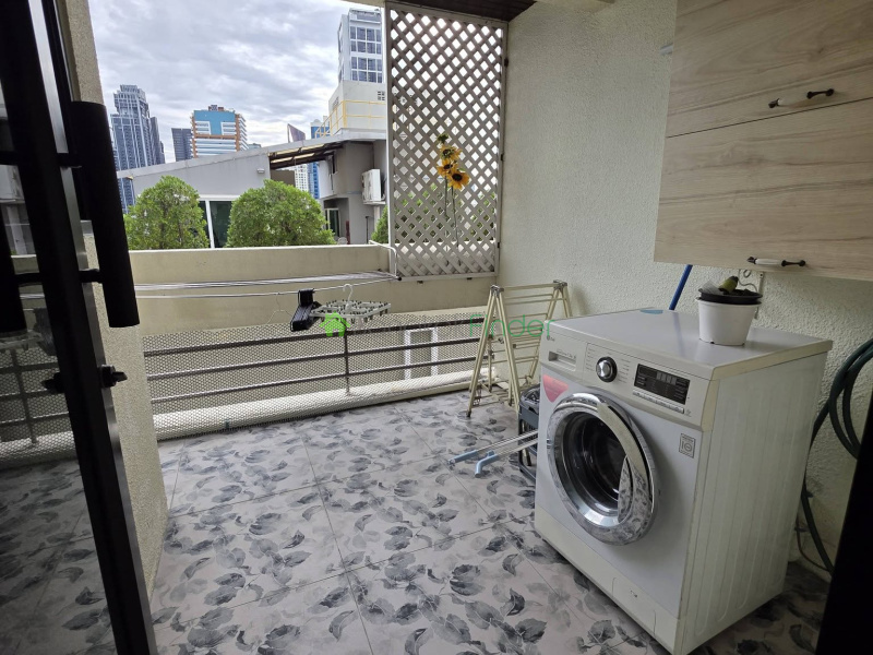EKkamai, Bangkok, Thailand, 2 Bedrooms Bedrooms, 0 ,2 BathroomsBathrooms,Condo,For Rent,Beverly Hills Mansion,7851