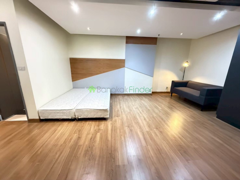 Phormphong, Bangkok, Thailand, 3 Bedroom Bedrooms, 0 ,3 BathroomBathrooms,Condo,For Rent,Baan Prompong,7896