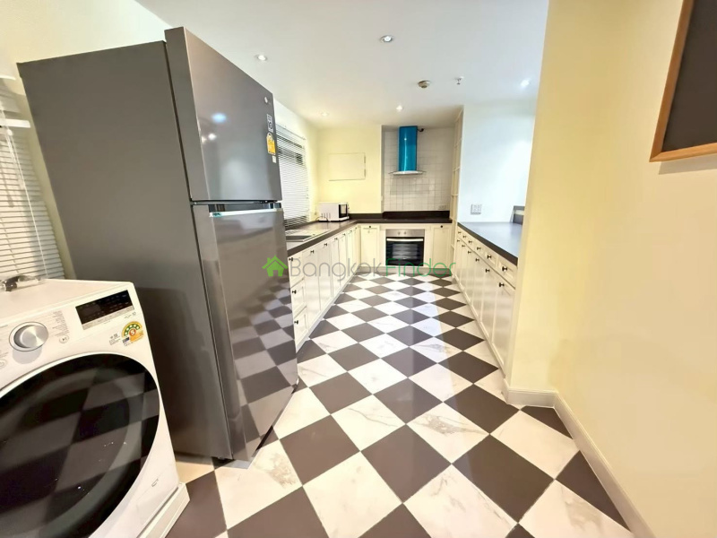 Phormphong, Bangkok, Thailand, 3 Bedroom Bedrooms, 0 ,3 BathroomBathrooms,Condo,For Rent,Baan Prompong,7896