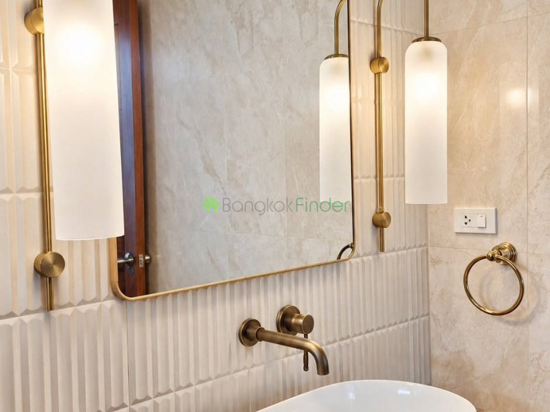 Sukhumvit-Asoke, Bangkok, Thailand, 3 Bedroom Bedrooms, 0 ,3 BathroomBathrooms,House,For Rent,7902