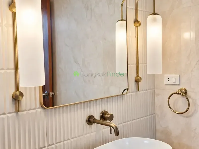 Sukhumvit-Asoke, Bangkok, Thailand, 3 Bedroom Bedrooms, 0 ,3 BathroomBathrooms,House,For Rent,7902