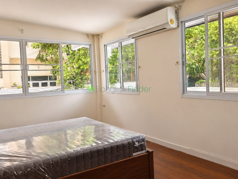 Sukhumvit-Asoke, Bangkok, Thailand, 3 Bedroom Bedrooms, 0 ,3 BathroomBathrooms,House,For Rent,7902