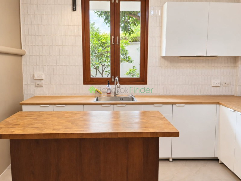 Sukhumvit-Asoke, Bangkok, Thailand, 3 Bedroom Bedrooms, 0 ,3 BathroomBathrooms,House,For Rent,7902