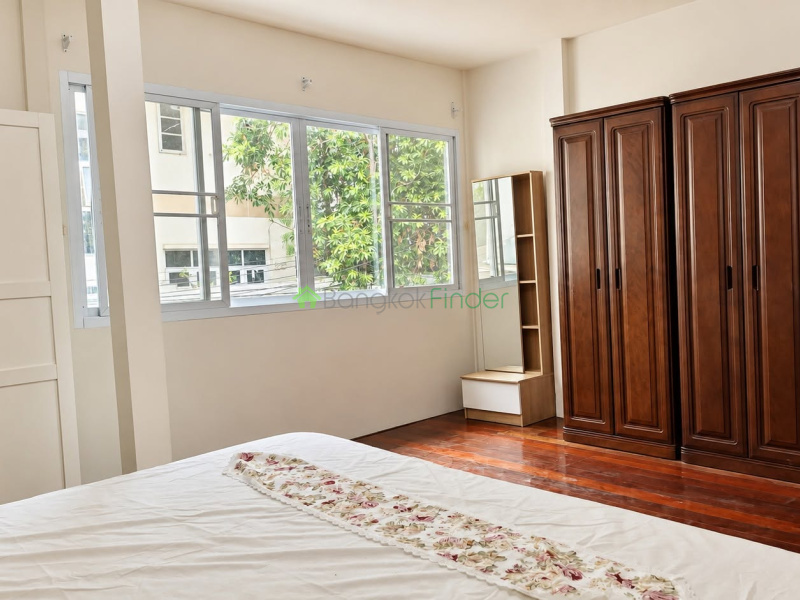 Sukhumvit-Asoke, Bangkok, Thailand, 3 Bedroom Bedrooms, 0 ,3 BathroomBathrooms,House,For Rent,7902