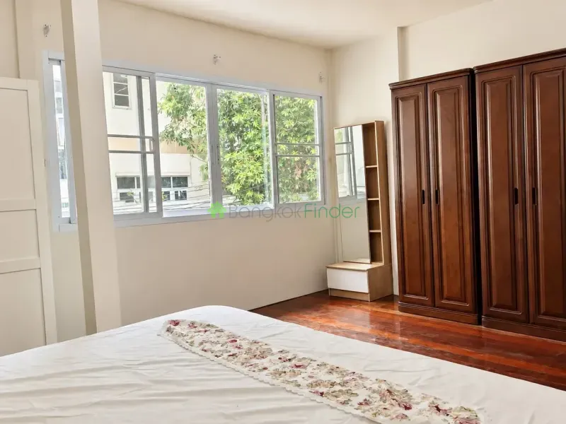 Sukhumvit-Asoke, Bangkok, Thailand, 3 Bedroom Bedrooms, 0 ,3 BathroomBathrooms,House,For Rent,7902