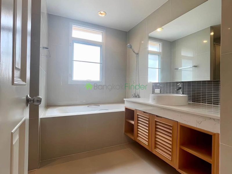 Phormphong, Bangkok, Thailand, 2 Bedroom Bedrooms, 0 ,2 BathroomBathrooms,Condo,For Rent,The Rise,7904