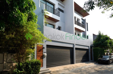 Phromphong, Bangkok, Thailand, 3 Bedroom Bedrooms, 0 ,4 BathroomBathrooms,House,For Rent,7907