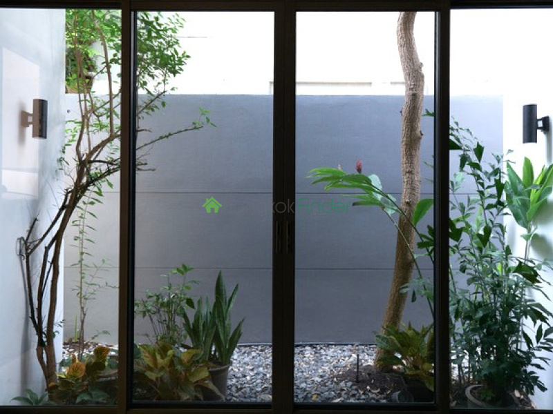 Phromphong, Bangkok, Thailand, 3 Bedroom Bedrooms, 0 ,4 BathroomBathrooms,House,For Rent,7907