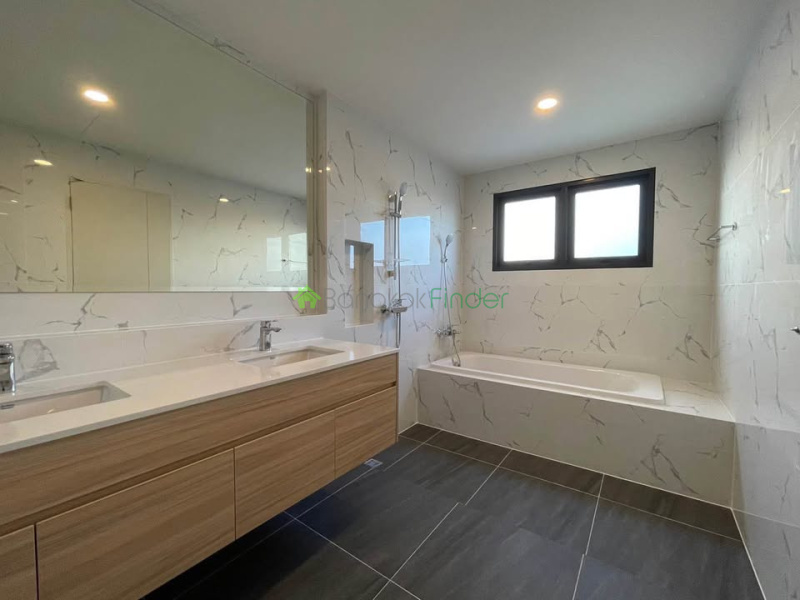 Bangna KM.7, Bangkok, Thailand, 4 Bedroom Bedrooms, 0 ,5 BathroomBathrooms,House,For Rent,7911